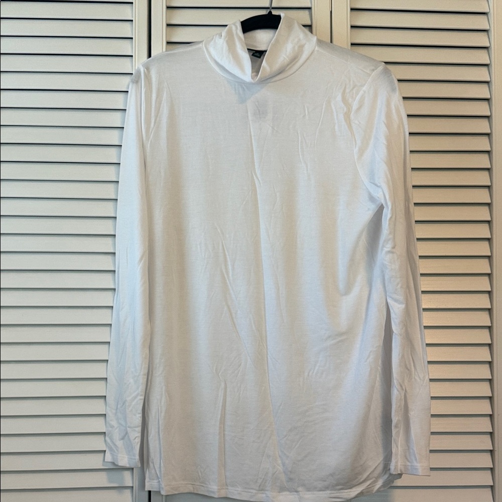 Torrid White Long Sleeve Tee Turtleneck